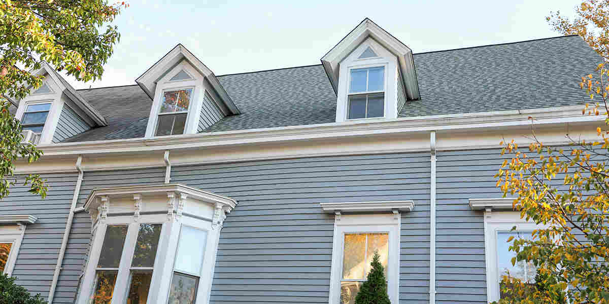 how long does vinyl siding last